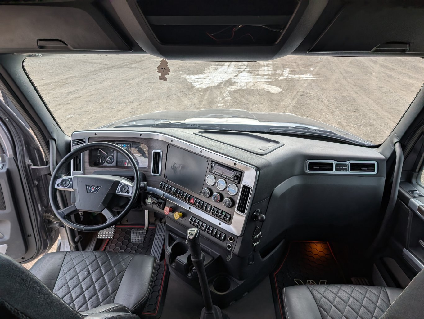 2022 Western Star 49X T/A Sleeper Truck Tractor