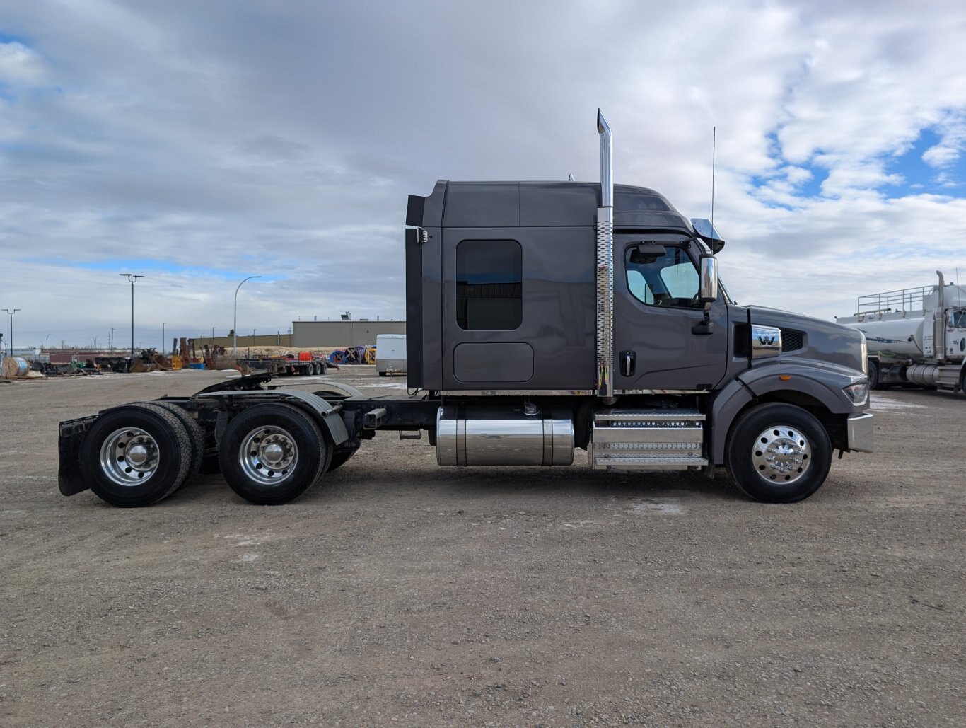 2022 Western Star 49X T/A Sleeper Truck Tractor