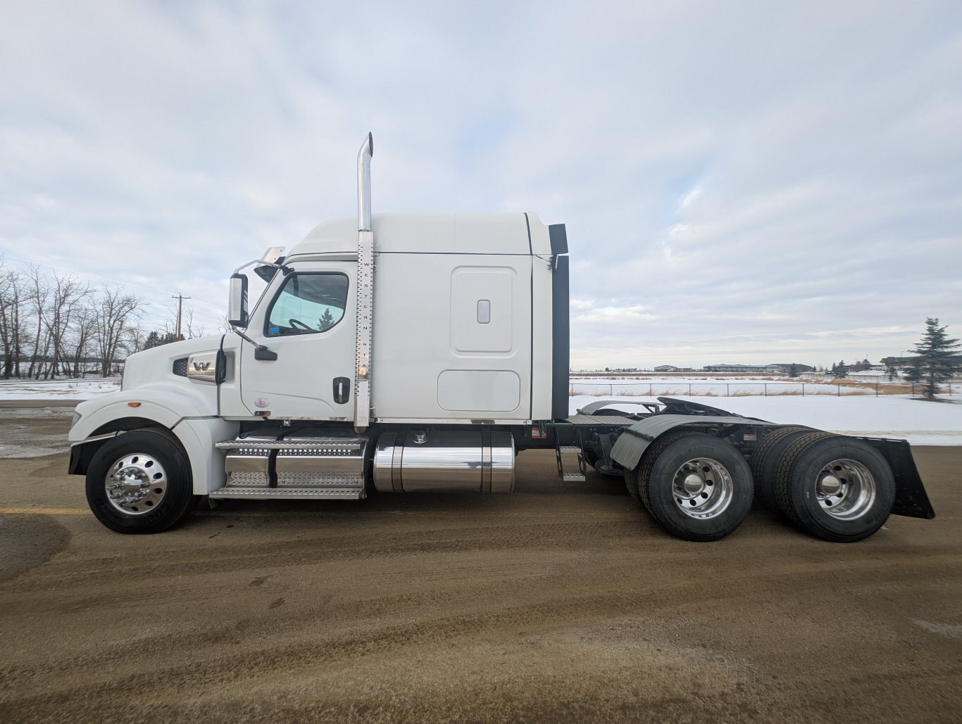 2022 Western Star 49X T/A Sleeper Truck Tractor