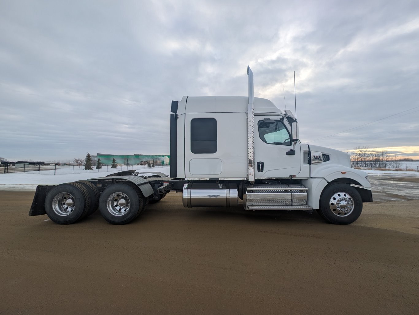 2022 Western Star 49X T/A Sleeper Truck Tractor