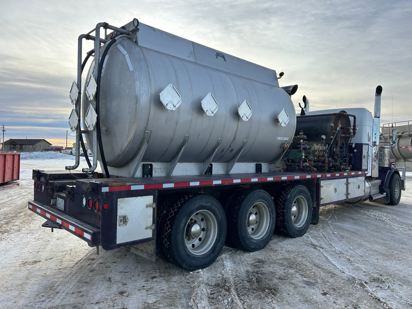 2009 Kenworth T800 Tridrive Hot Oiler truck