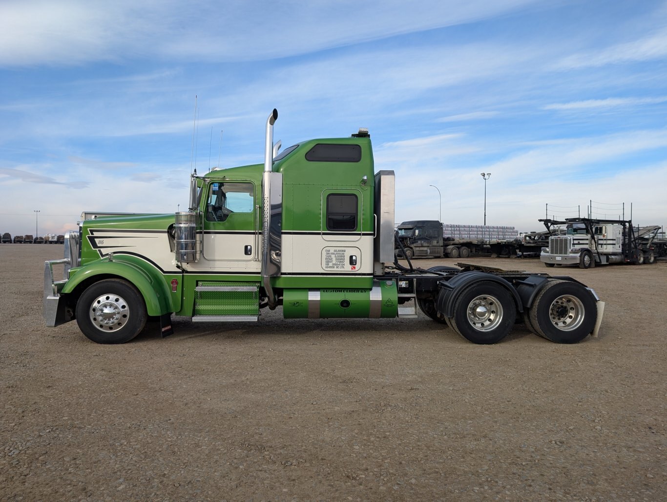 2019 Kenworth W900 Glider T/A Sleeper Truck Tractor