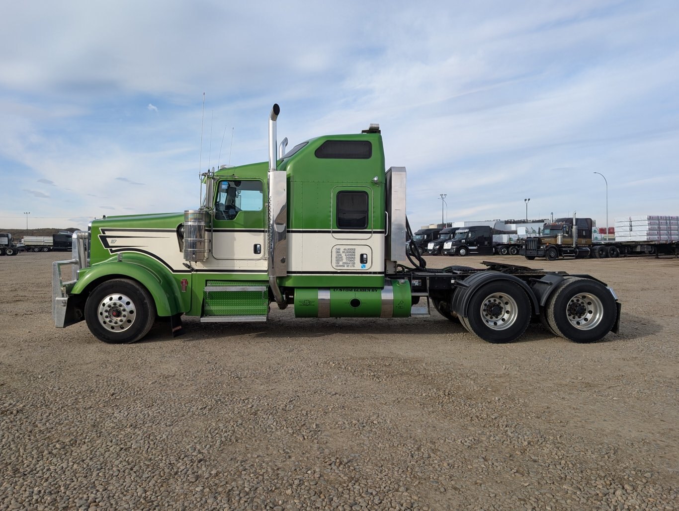 2021 Kenworth W900 Glider T/A Sleeper Truck Tractor