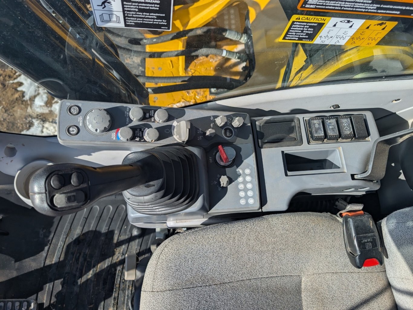 2018 John Deere 210G LC Excavator w/ Thumb