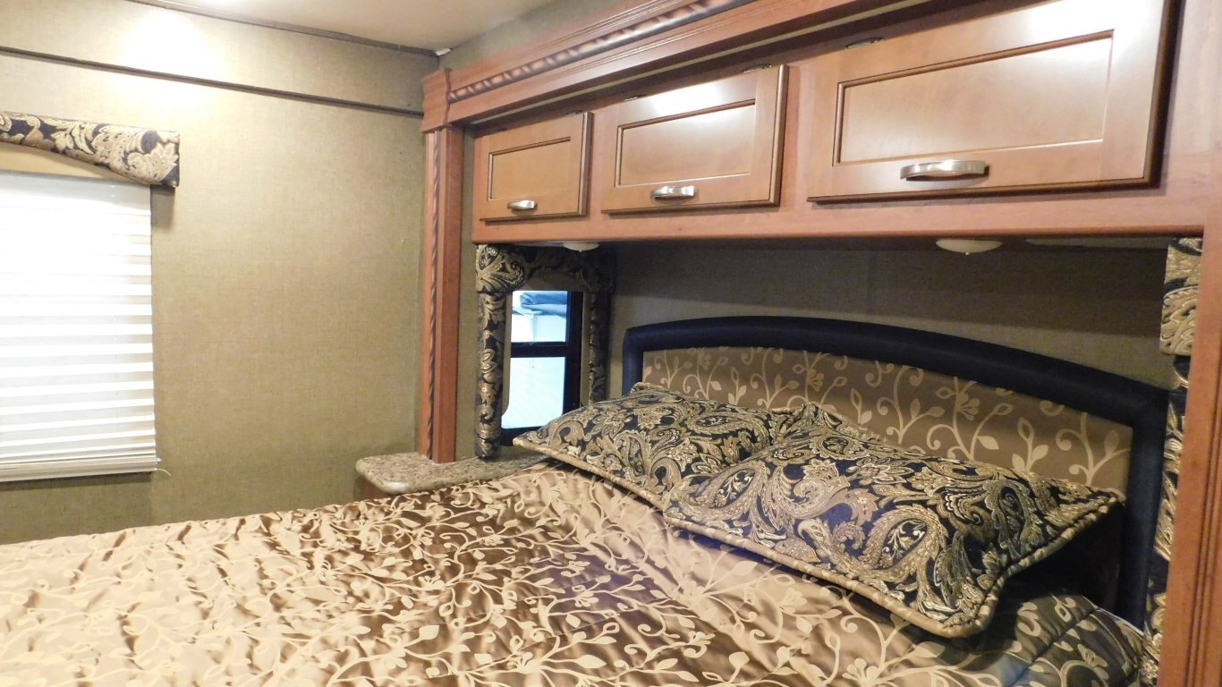 2017 Thor Motor Coach Freedom Elite 29 FE