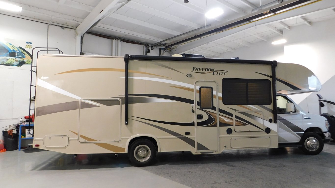 2017 Thor Motor Coach Freedom Elite 29 FE