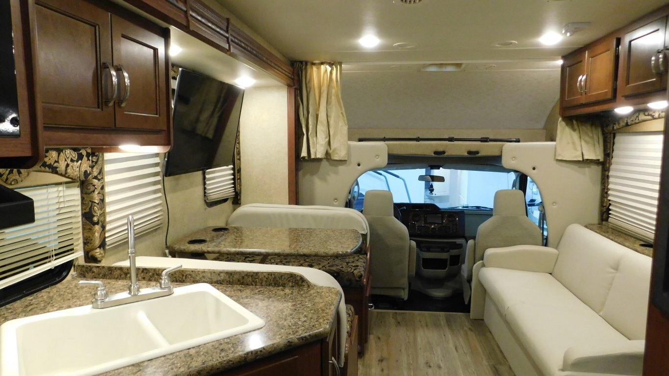 2017 Thor Motor Coach Freedom Elite 29 FE