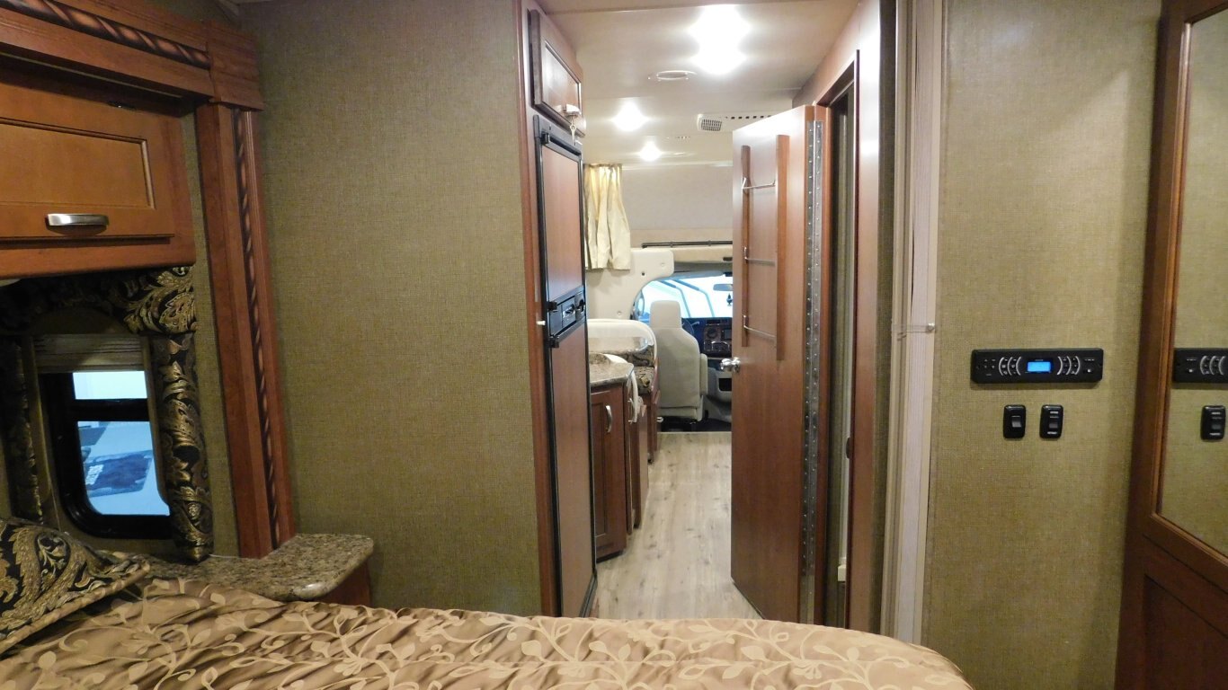 2017 Thor Motor Coach Freedom Elite 29 FE