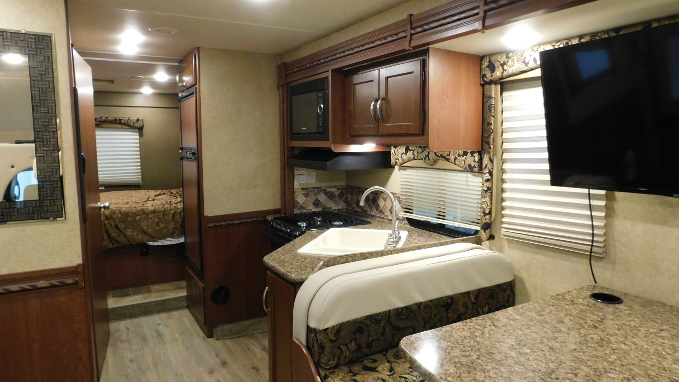 2017 Thor Motor Coach Freedom Elite 29 FE