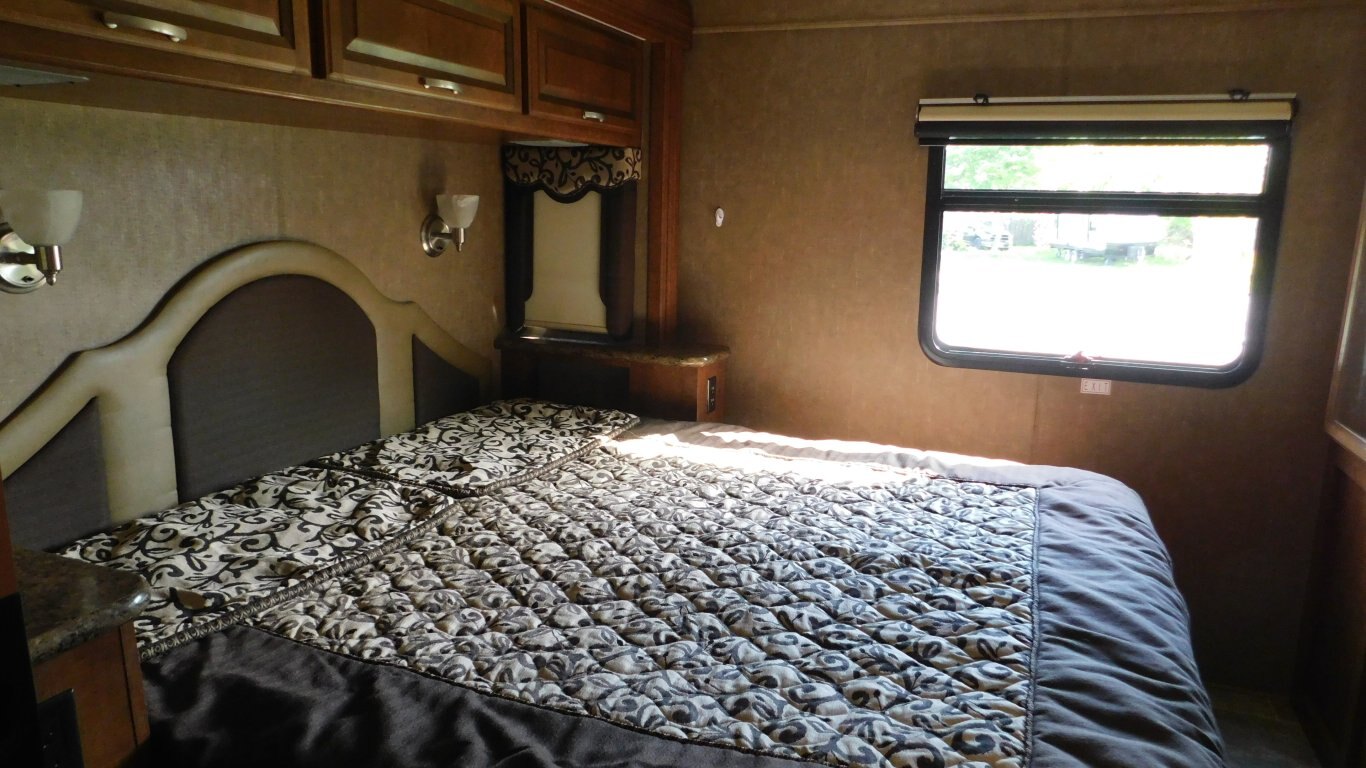 2014 Thor Motor Coach Four Winds Super C 35 SK