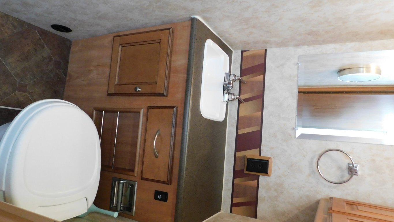 2011 Winnebago Vista 26P