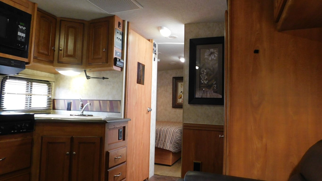 2011 Winnebago Vista 26P