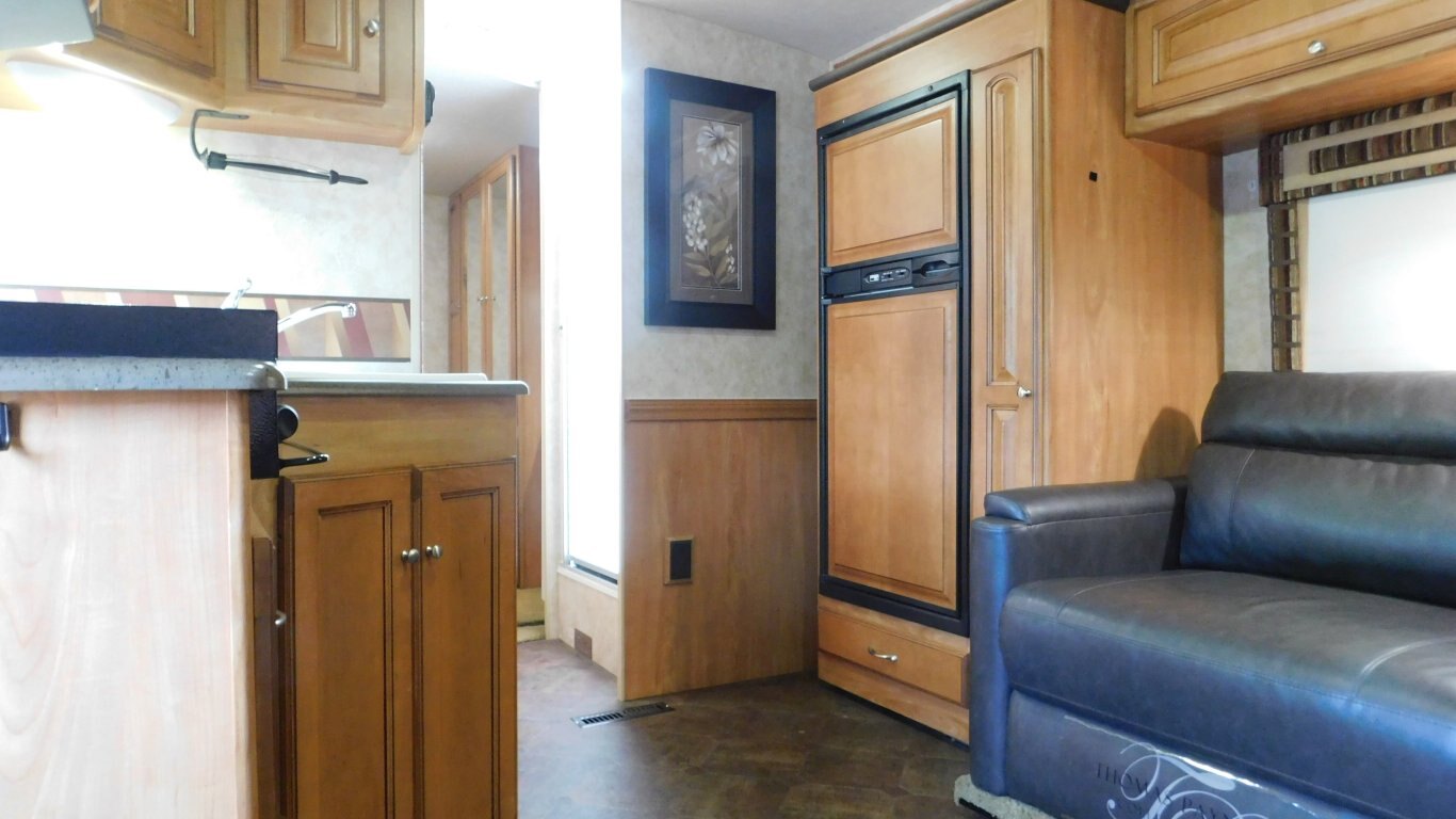 2011 Winnebago Vista 26P