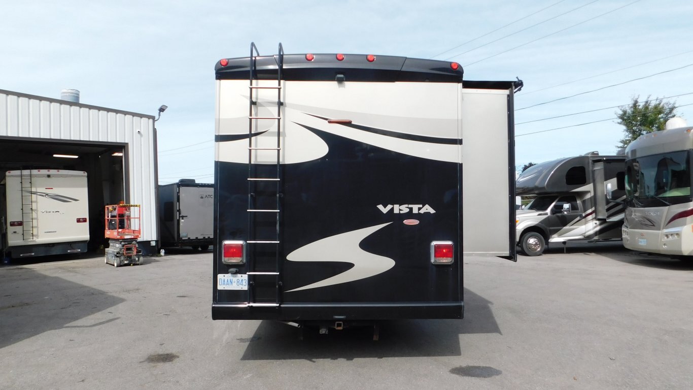 2011 Winnebago Vista 26P