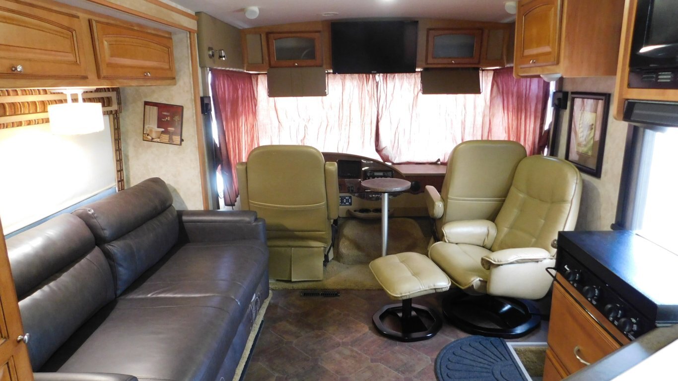 2011 Winnebago Vista 26P