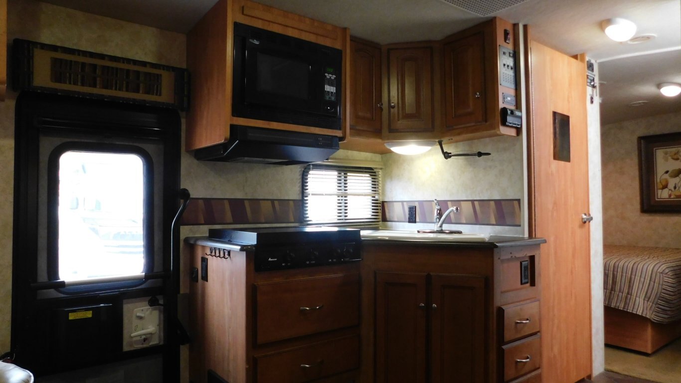 2011 Winnebago Vista 26P