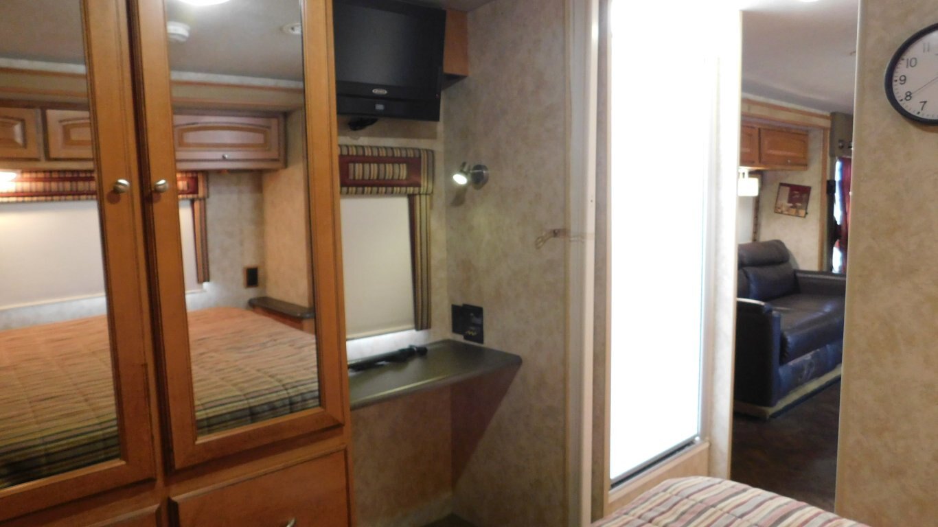 2011 Winnebago Vista 26P