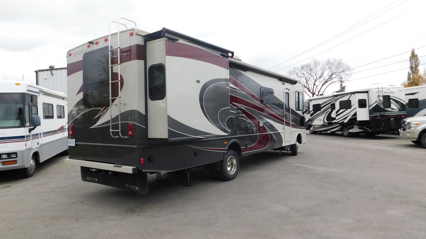 2018 Fleetwood Flair Lxe 31 W LXE