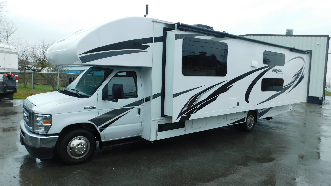 2021 Coachmen Leprechaun Premier 260DS