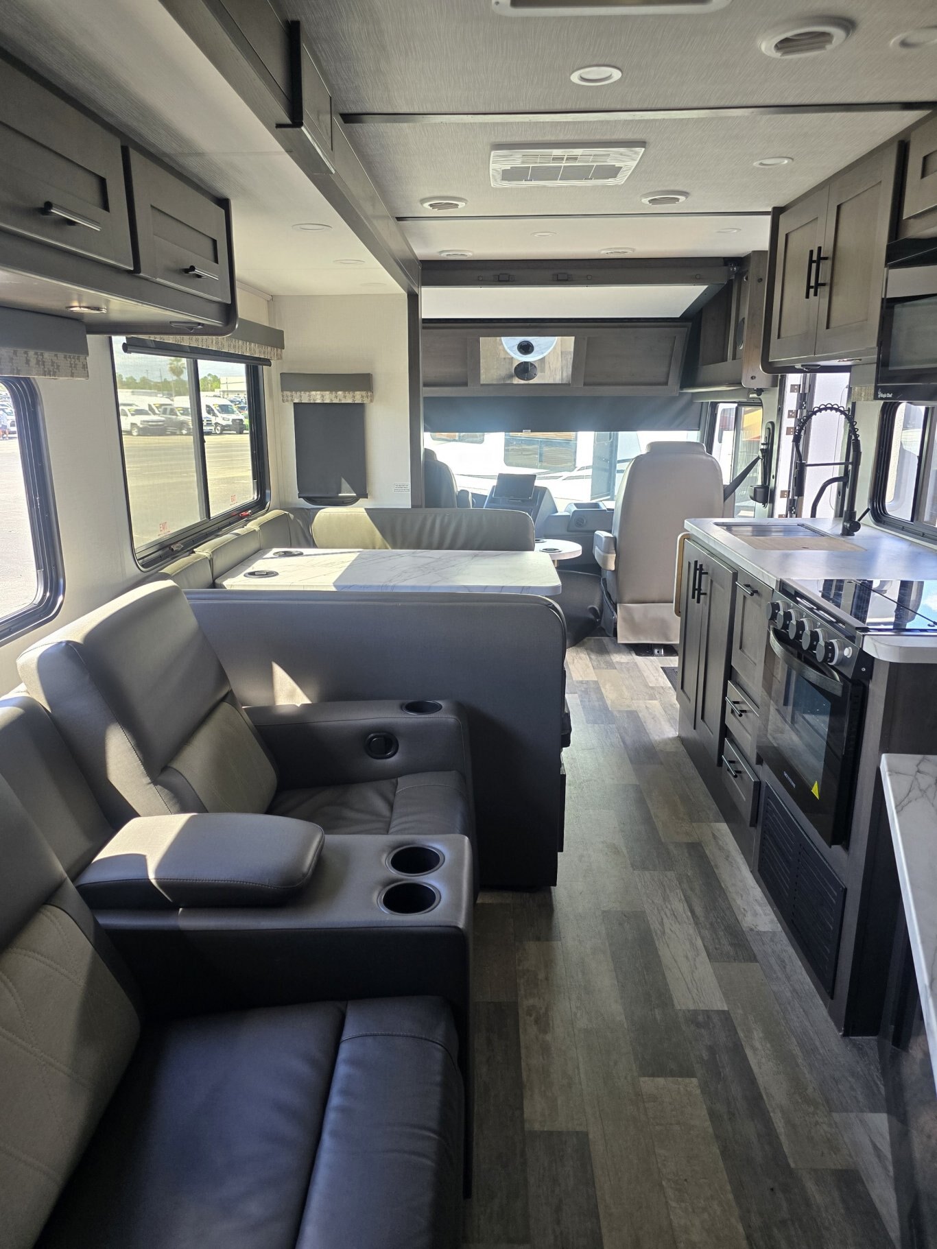 2023 Jayco Melbourne Prestige 24LP