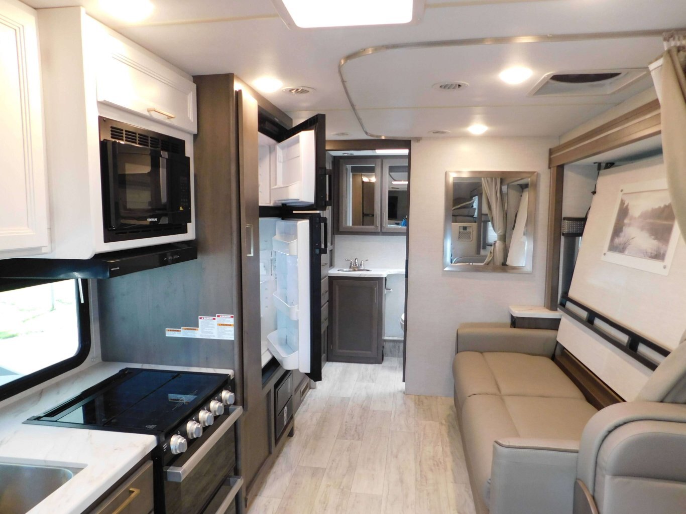 2024 Thor Chateau 25M