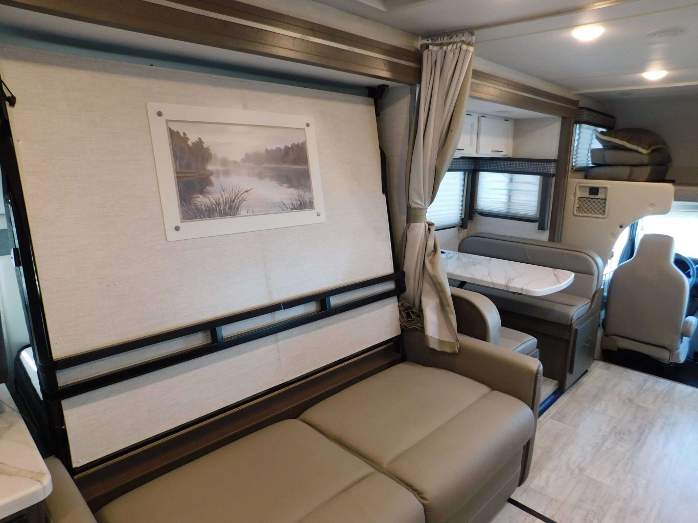 2024 Thor Chateau 25M