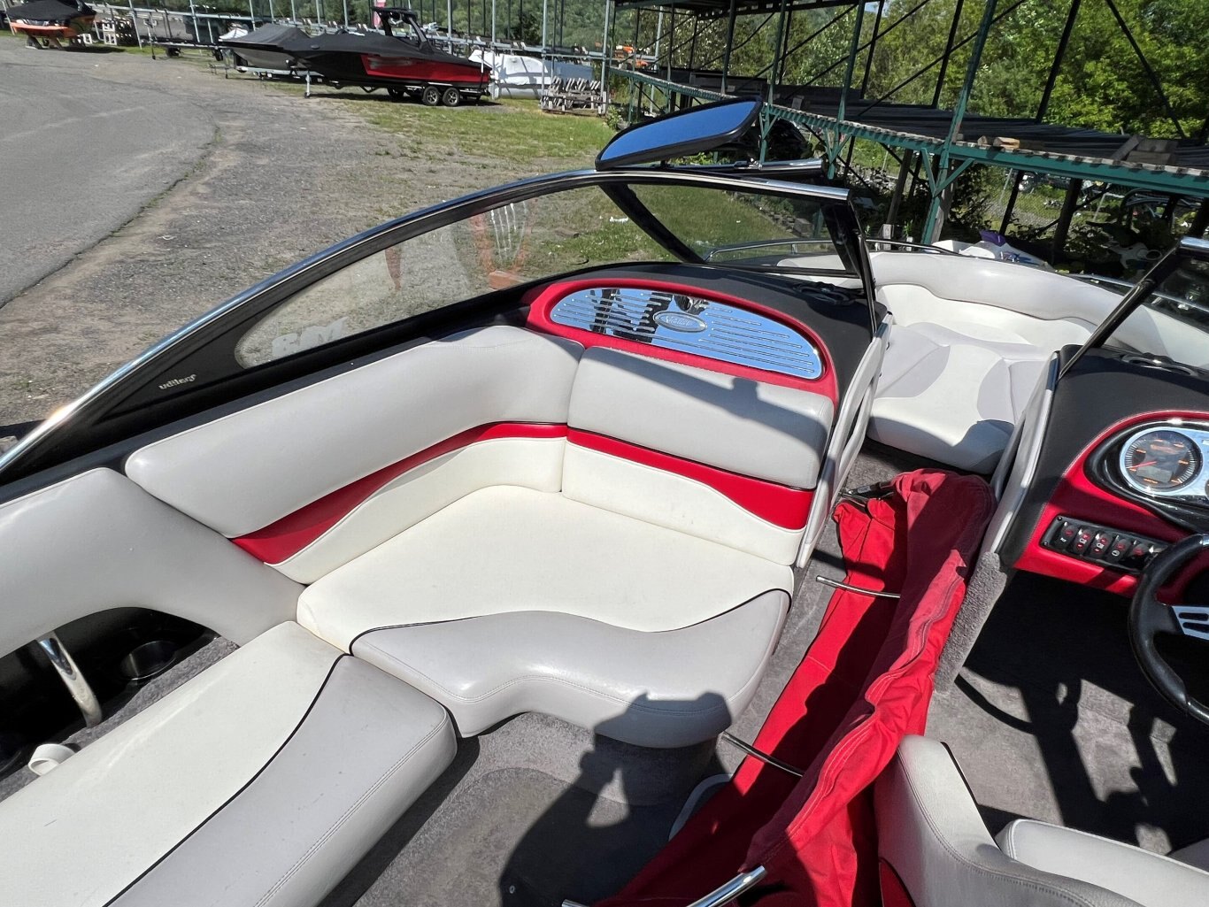 Bateau Malibu Wakesetter 21 VLX 2006 Rouge et Blanc 4x ballasts avec indicateurs 1250lbs, Coin de puissance, MaliCruise