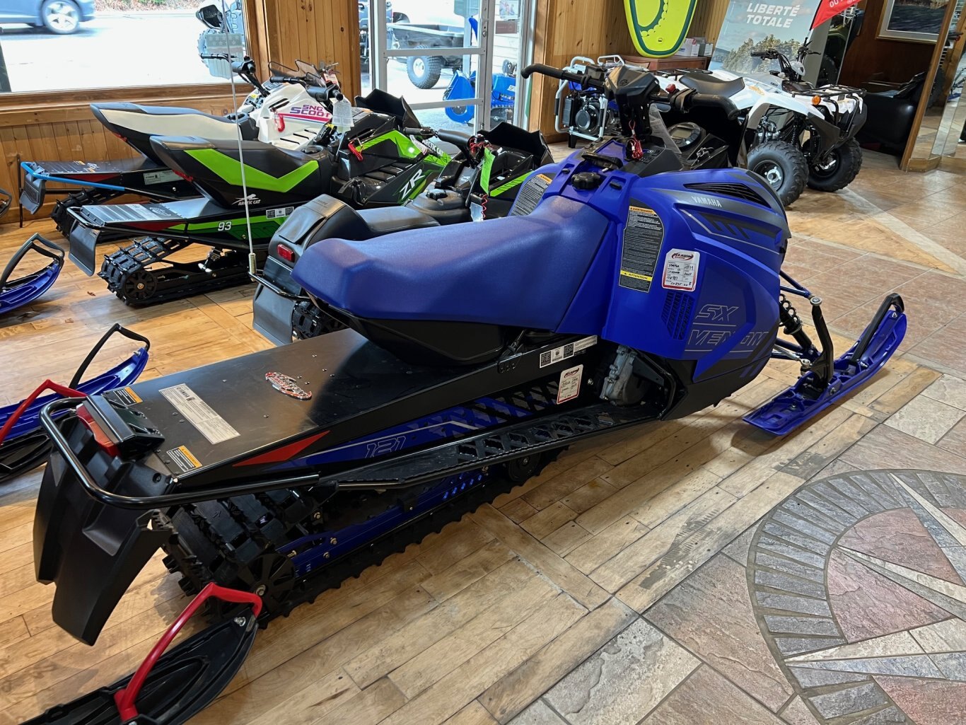 Motoneige 2023 Yamaha SXVENOM 121cm Bleu Modèle Piste/Sport Liquidation Finale Dernier en Inventaire!