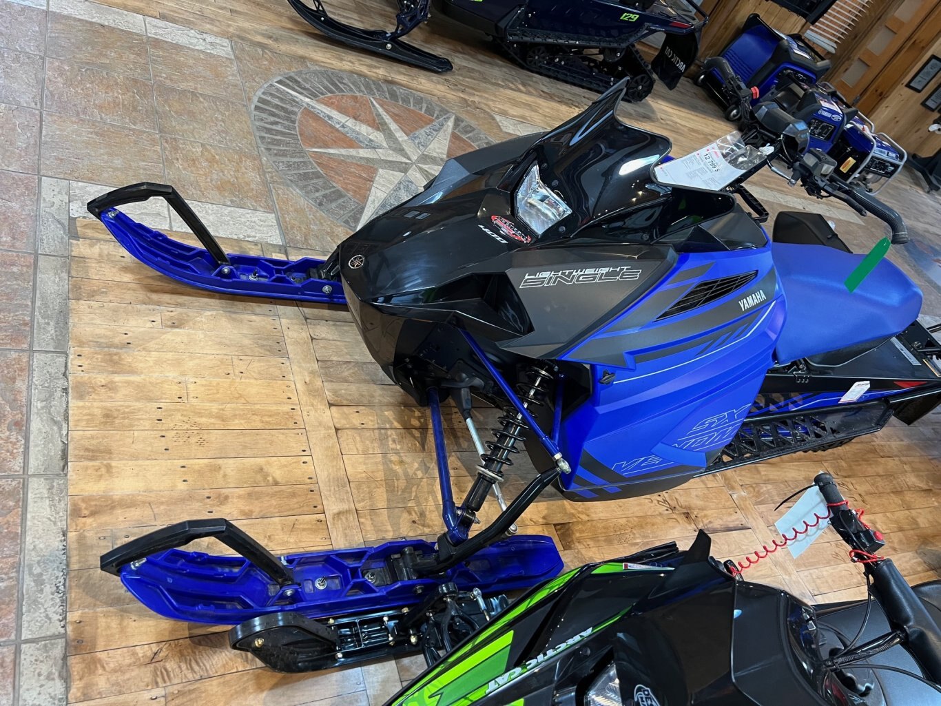 Motoneige 2023 Yamaha SXVENOM 121cm Bleu Modèle Piste/Sport Liquidation Finale Dernier en Inventaire!