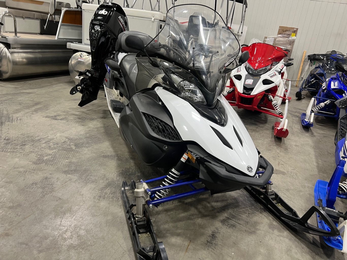 Motoneige 2021 Yamaha RS Venture TF Blanc & Bleu Modèle Touring / Piste à ne pas Manquer!