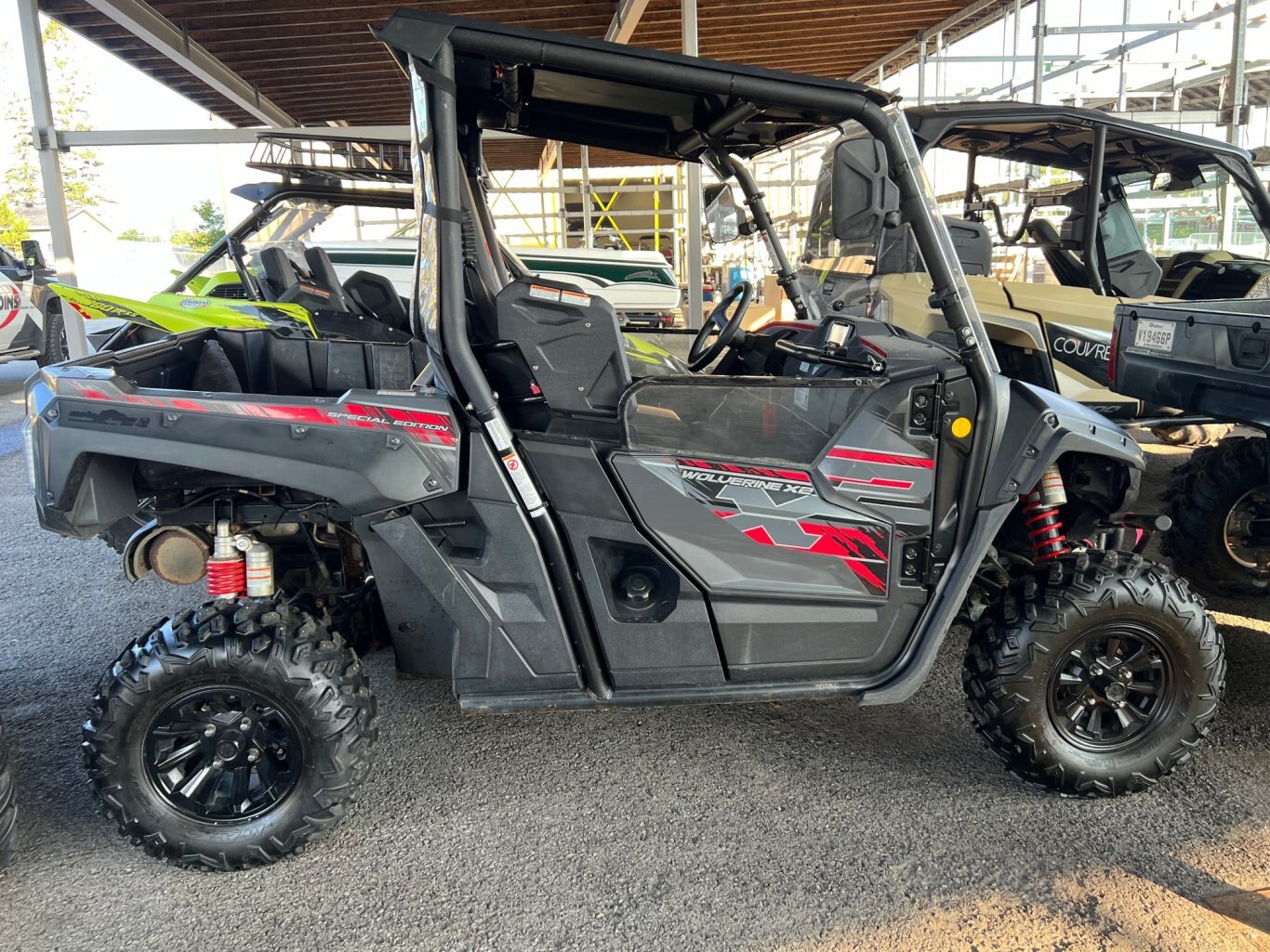 Side by Side YAMAHA WOLVERINE X2 R SPEC 2019 Noir avec 15535km le tout en très bonne état!