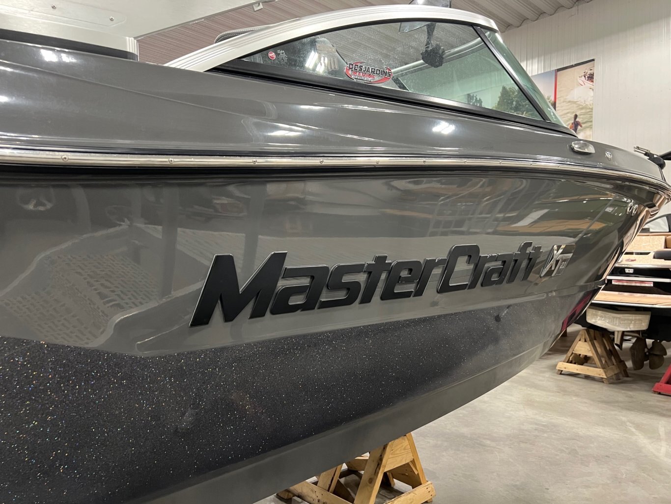 Bateau MASTERCRAFT XT21 2017 Gris deux Tons moteur Ilmor 367h complèment équipé pour le Wakesurf!