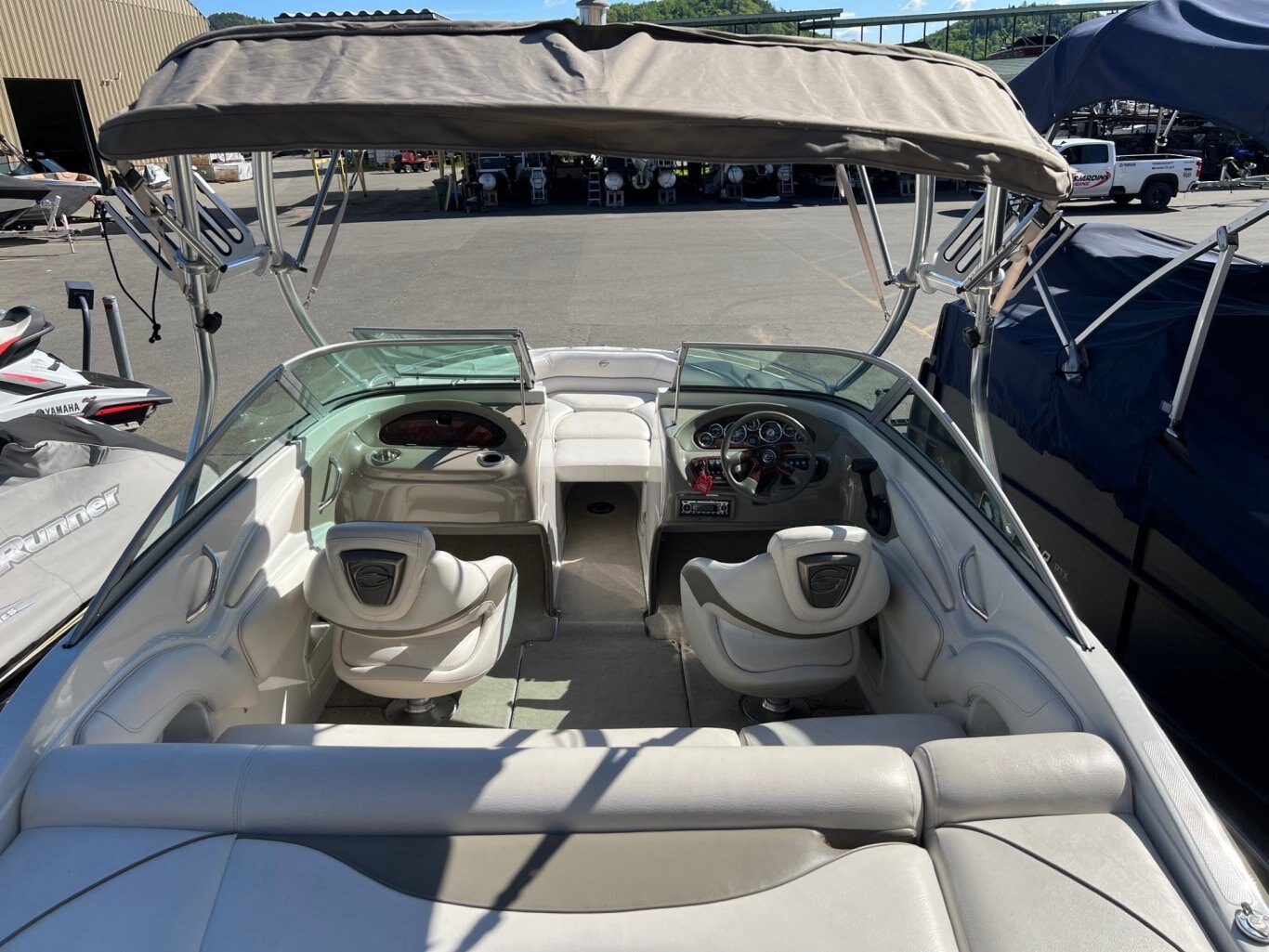 Bateau Crownline LS200 2008 avec Moteur Mercruiser 5. 0l Mpi & Tour de Wakeboard Toit Bimini