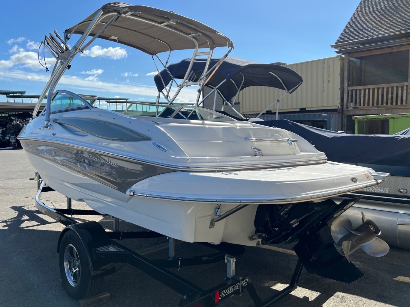 Bateau Crownline LS200 2008 avec Moteur Mercruiser 5. 0l Mpi & Tour de Wakeboard Toit Bimini