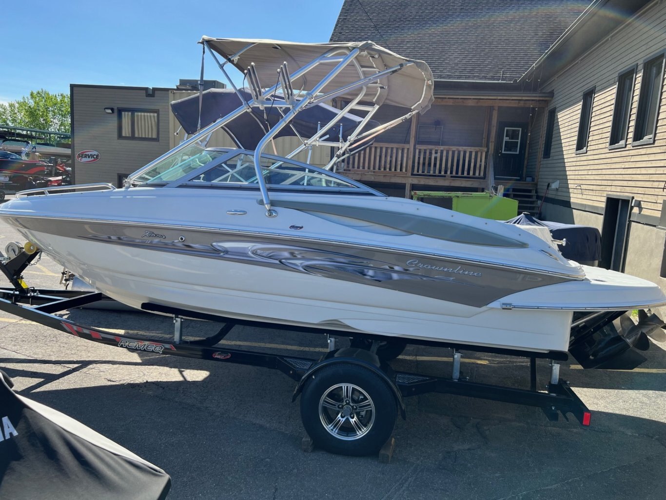 Bateau Crownline LS200 2008 avec Moteur Mercruiser 5. 0l Mpi & Tour de Wakeboard Toit Bimini