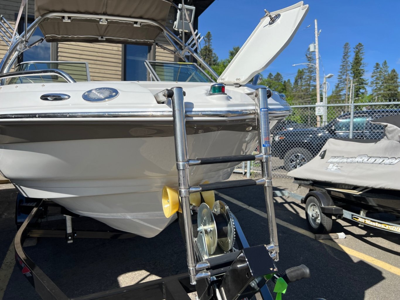 Bateau Crownline LS200 2008 avec Moteur Mercruiser 5. 0l Mpi & Tour de Wakeboard Toit Bimini