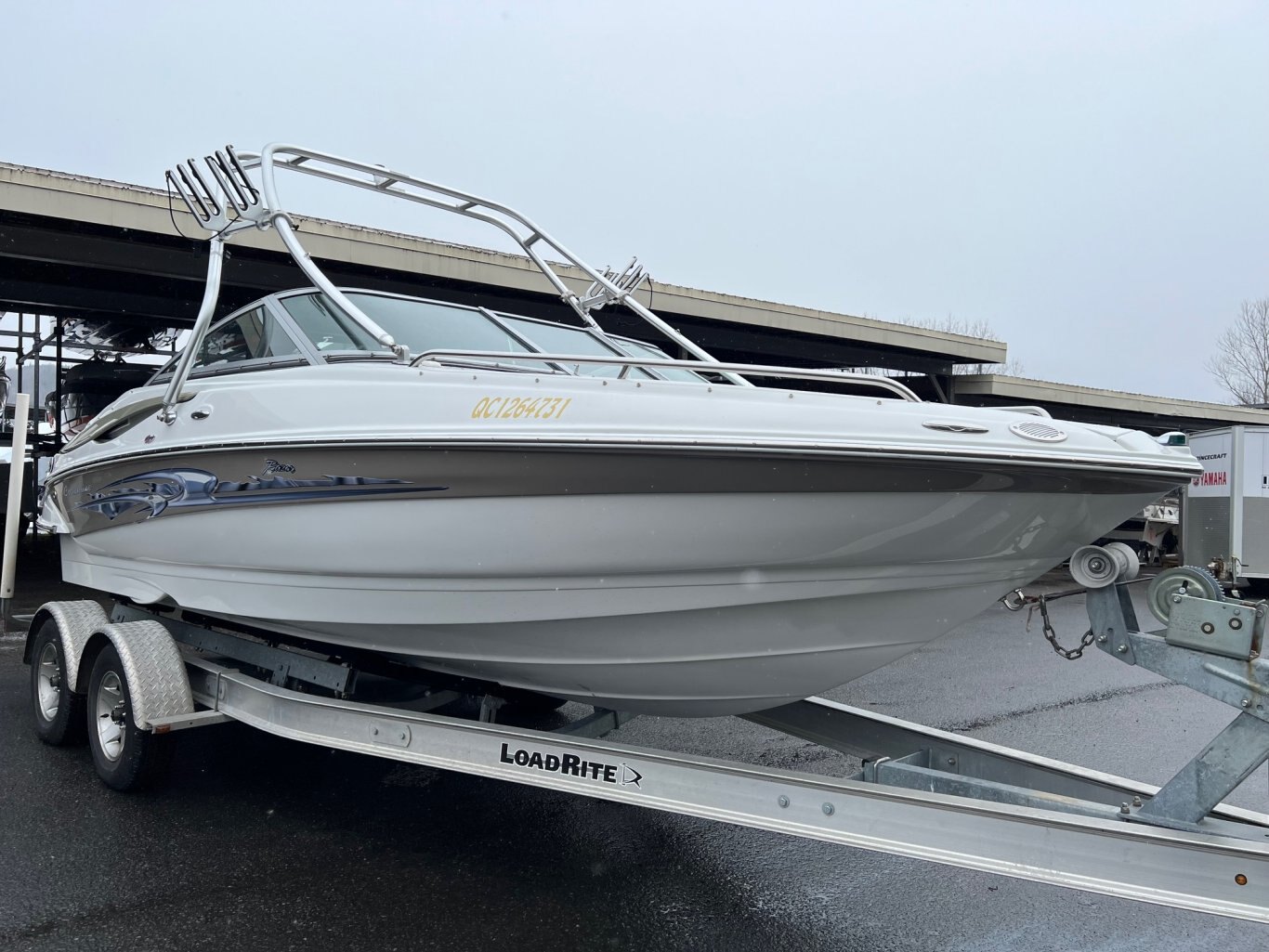 Bateau Crownline LS200 2008 avec Moteur Mercruiser 5.0l Mpi & Tour de Wakeboard Toit Bimini, Remorque Double et Sea Deck Neuf!