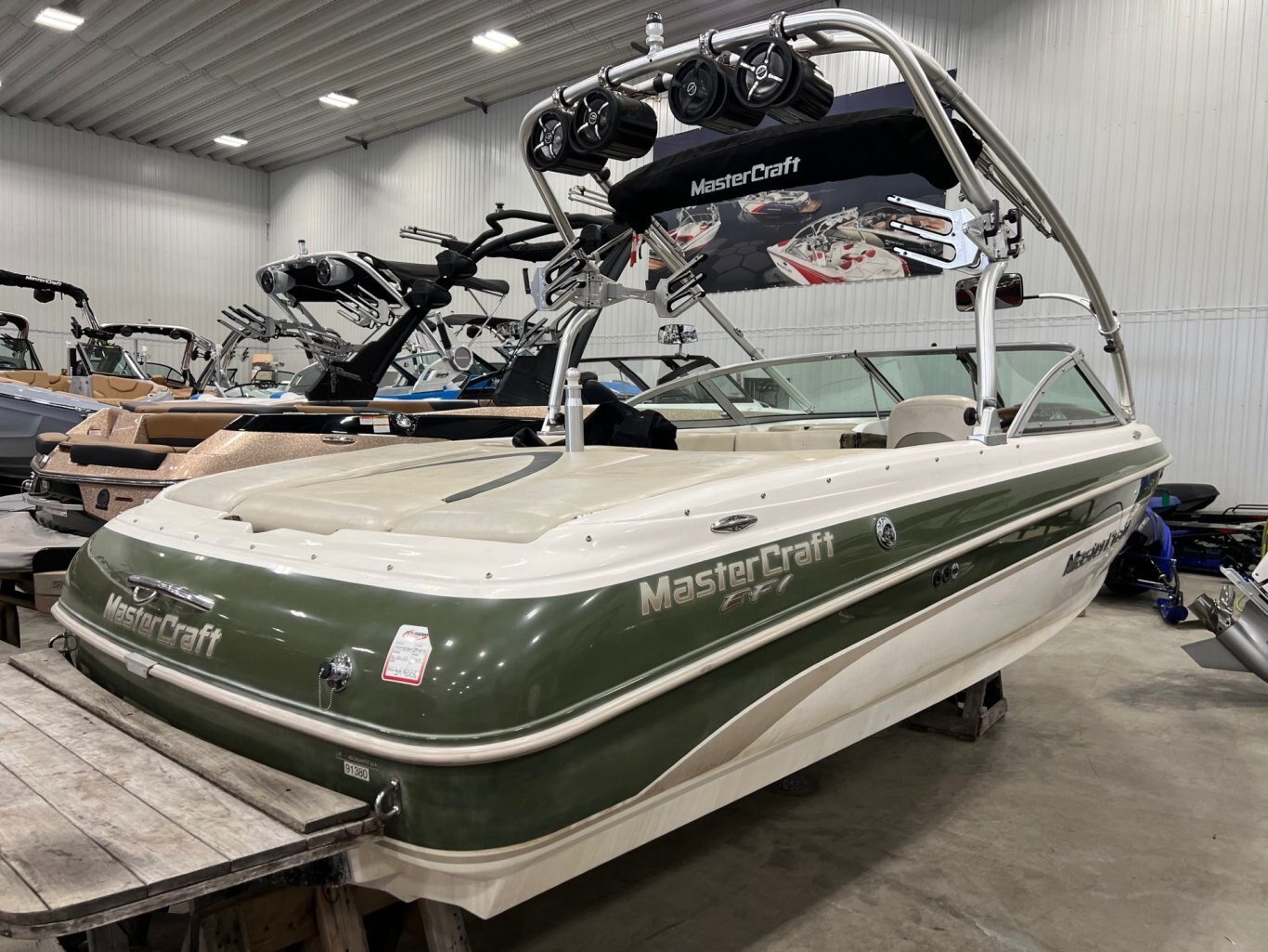 Bateau MasterCraft MariStar 210 (X10)  2004 complétéèment Équipé avec Moteur MCX 350hp