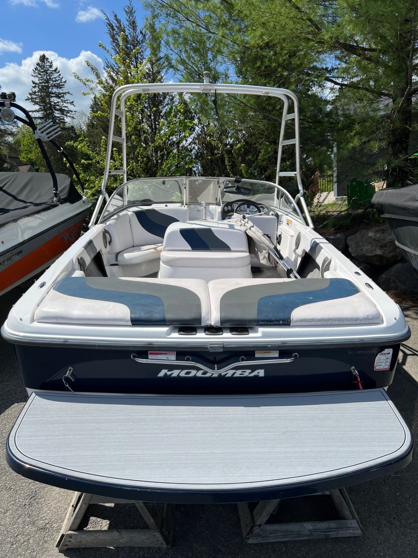 Bateau Moomba 2005 Outback 20.Pont ouvert de 6' avec visite guidée, Ballast & Bimini