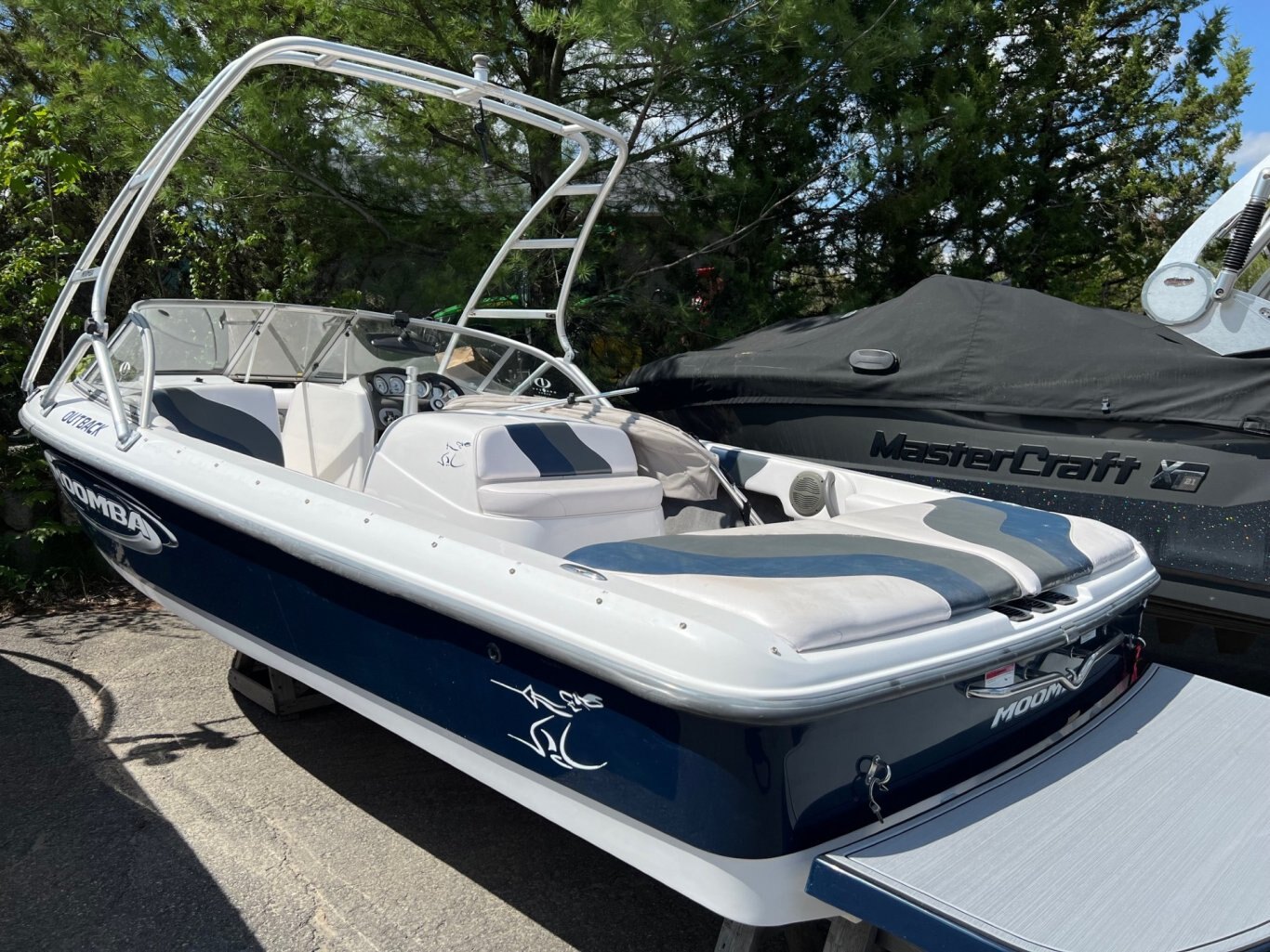 Bateau Moomba 2005 Outback 20.Pont ouvert de 6' avec visite guidée, Ballast & Bimini