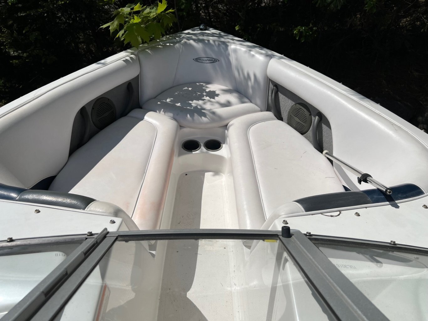 Bateau Moomba 2005 Outback 20.Pont ouvert de 6' avec visite guidée, Ballast & Bimini