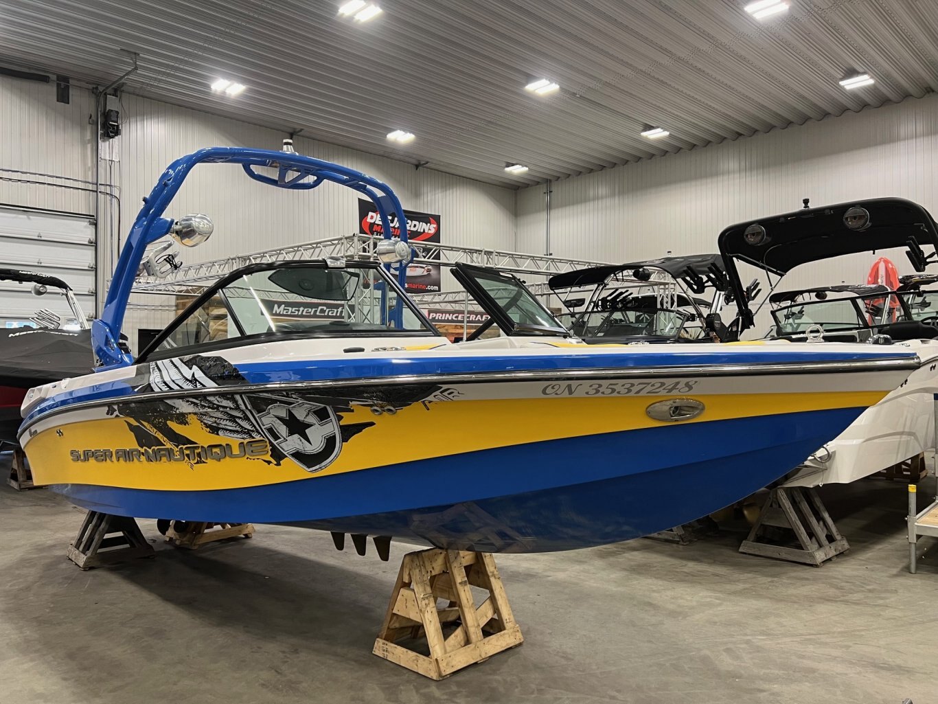 Bateau Correct Craft Super Air Nautique Team 210 2011 Bleu & Jaune Tout Équipé!