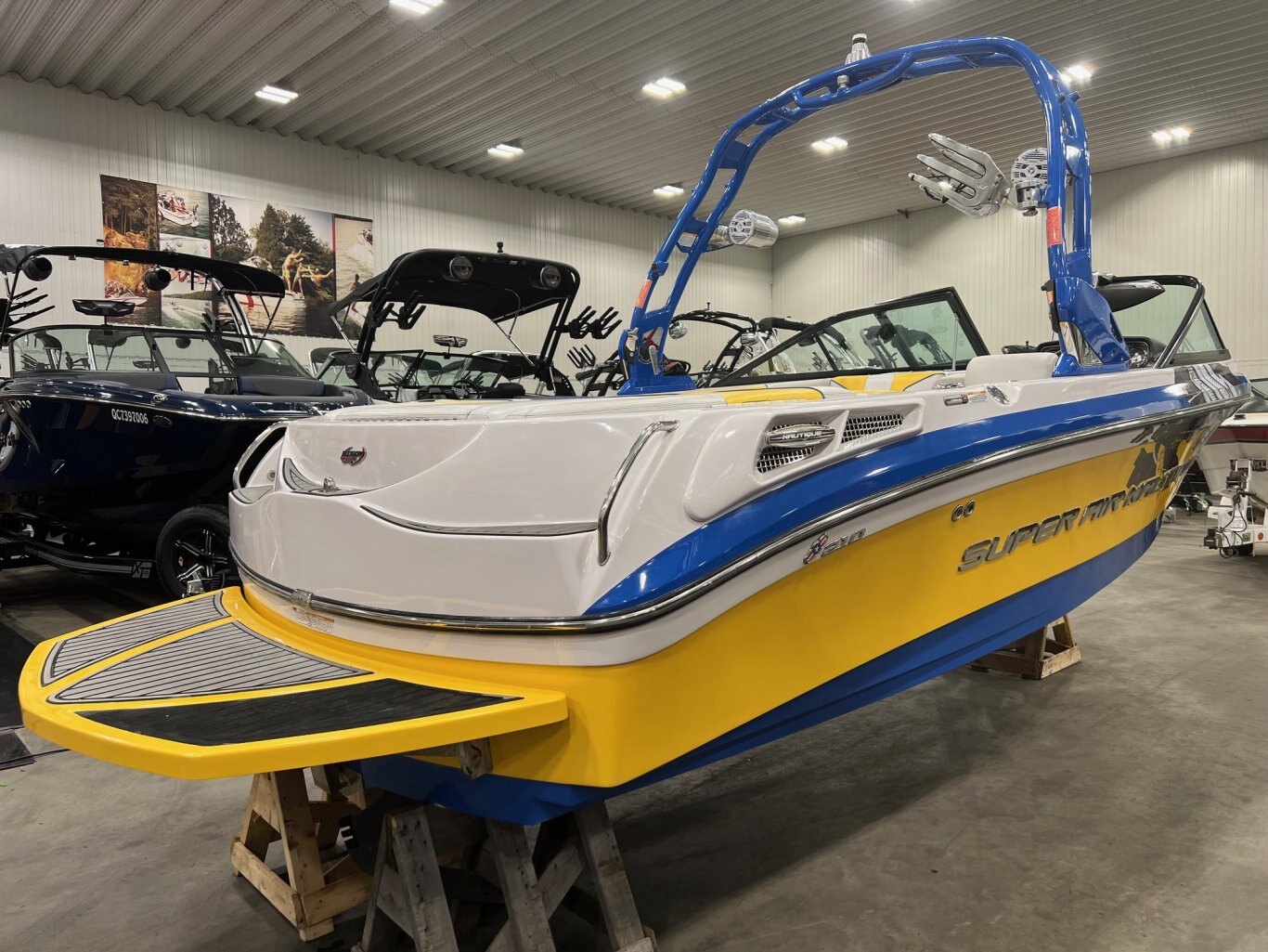 Bateau Correct Craft Super Air Nautique Team 210 2011 Bleu & Jaune Tout Équipé!