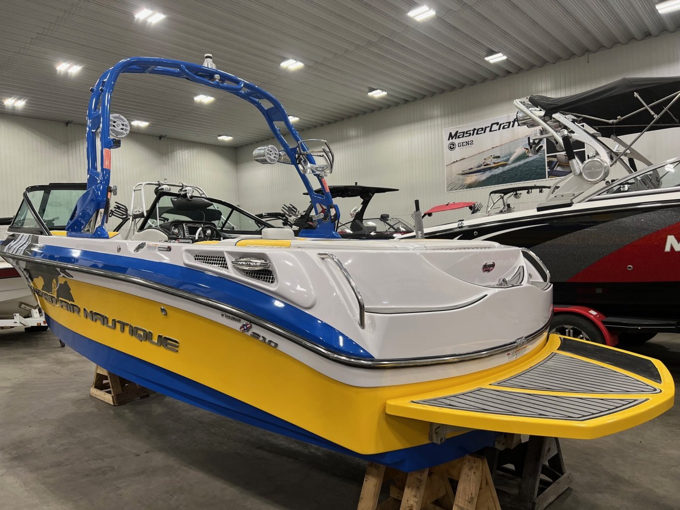 Bateau Correct Craft Super Air Nautique Team 210 2011 Bleu & Jaune Tout Équipé!