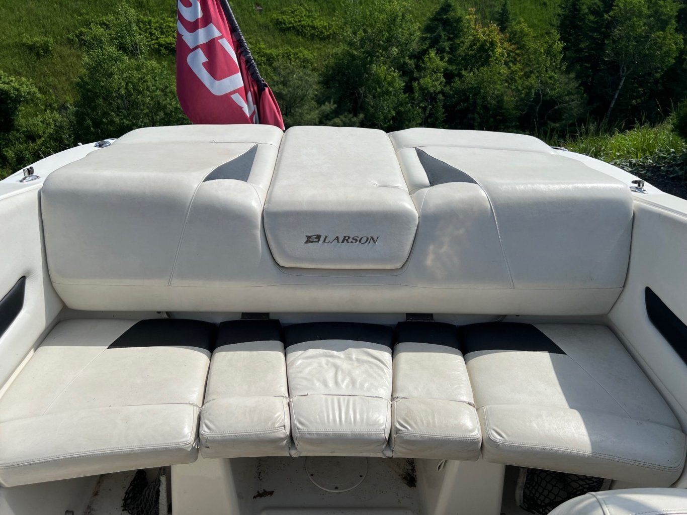 Bateau Larson Senza 186 2008 Noir, moteur Mercruiser 4.3l 190hp avec Tour Wake Roswell et Remorque Simple