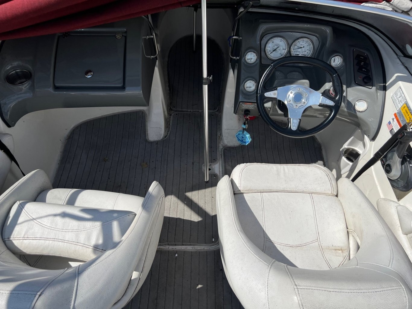 BATEAU LARSON 180BR Sport 2009 Rouge, MOTEUR MERCRUISER 4.3L 190HP AVEC TOUR WAKE Sans Remorque