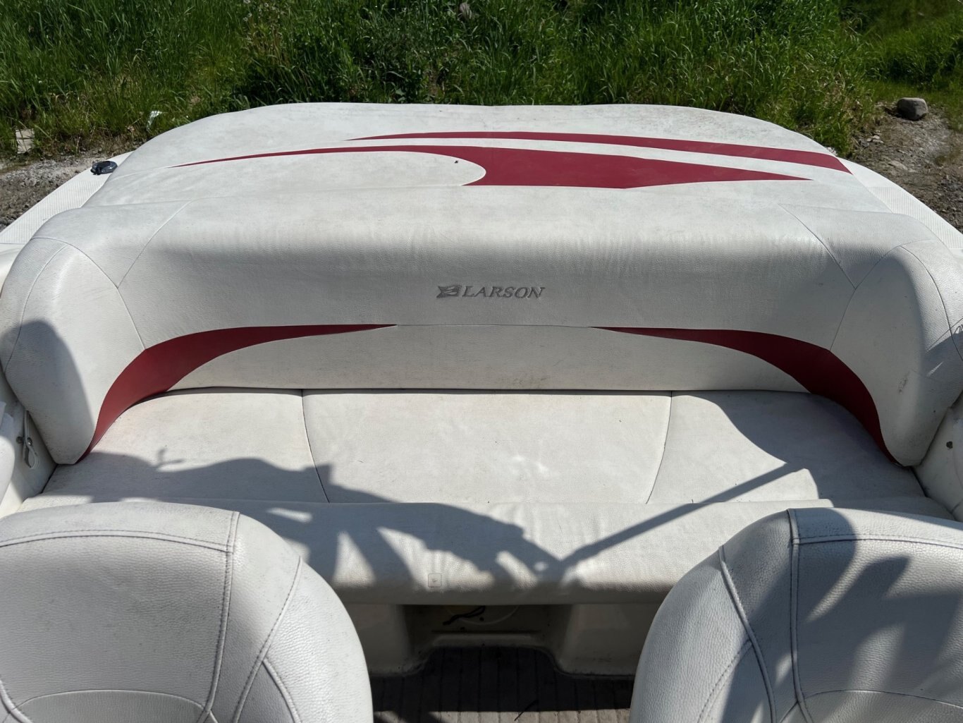 BATEAU LARSON 180BR Sport 2009 Rouge, MOTEUR MERCRUISER 4.3L 190HP AVEC TOUR WAKE Sans Remorque