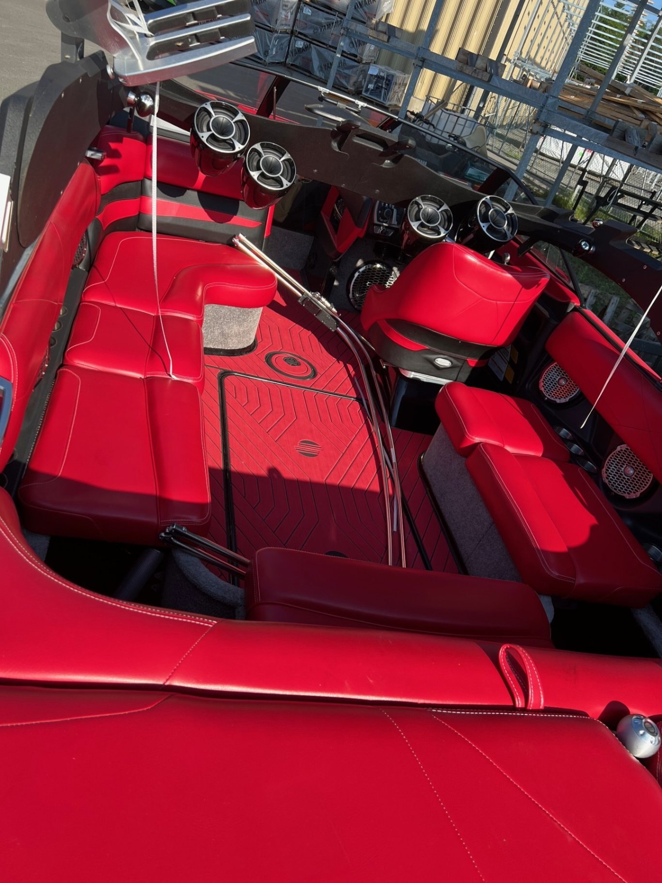 Bateau Malibu Wakesetter LSV 23 2015 avec Remorque Double, toute équipé Noir sur Rouge Surfgate seulement 227 heures