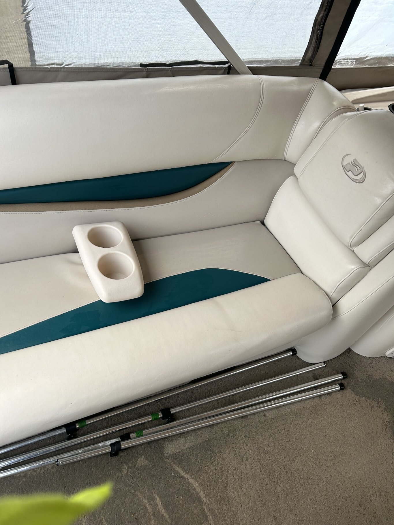 Ponton PRINCECRAFT VANTAGE 21 2009 Vert Moteur 60hp Mercury vient avec Toile, Toit Campeur, Système de Sons.