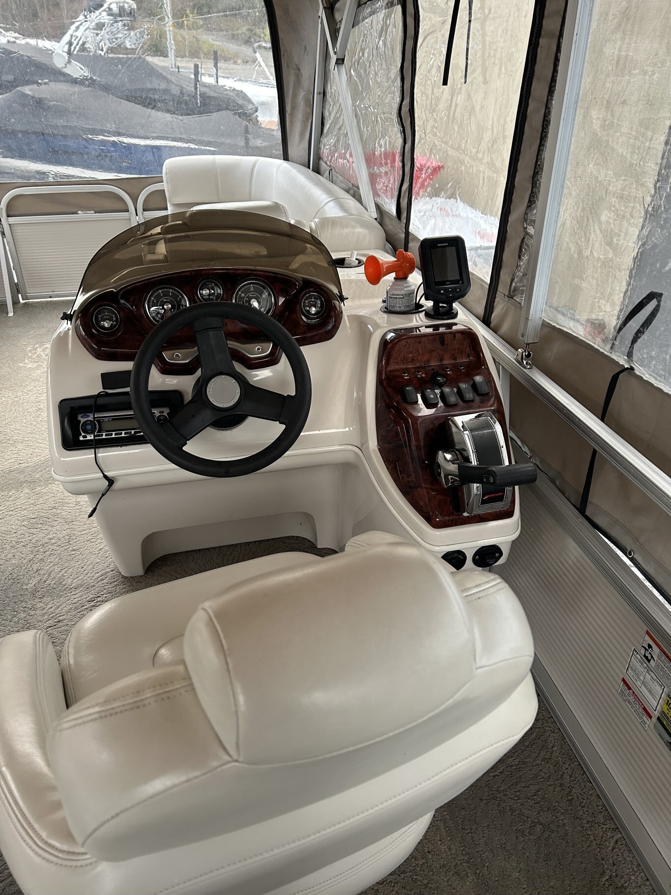 Ponton PRINCECRAFT VANTAGE 21 2009 Vert Moteur 60hp Mercury vient avec Toile, Toit Campeur, Système de Sons.